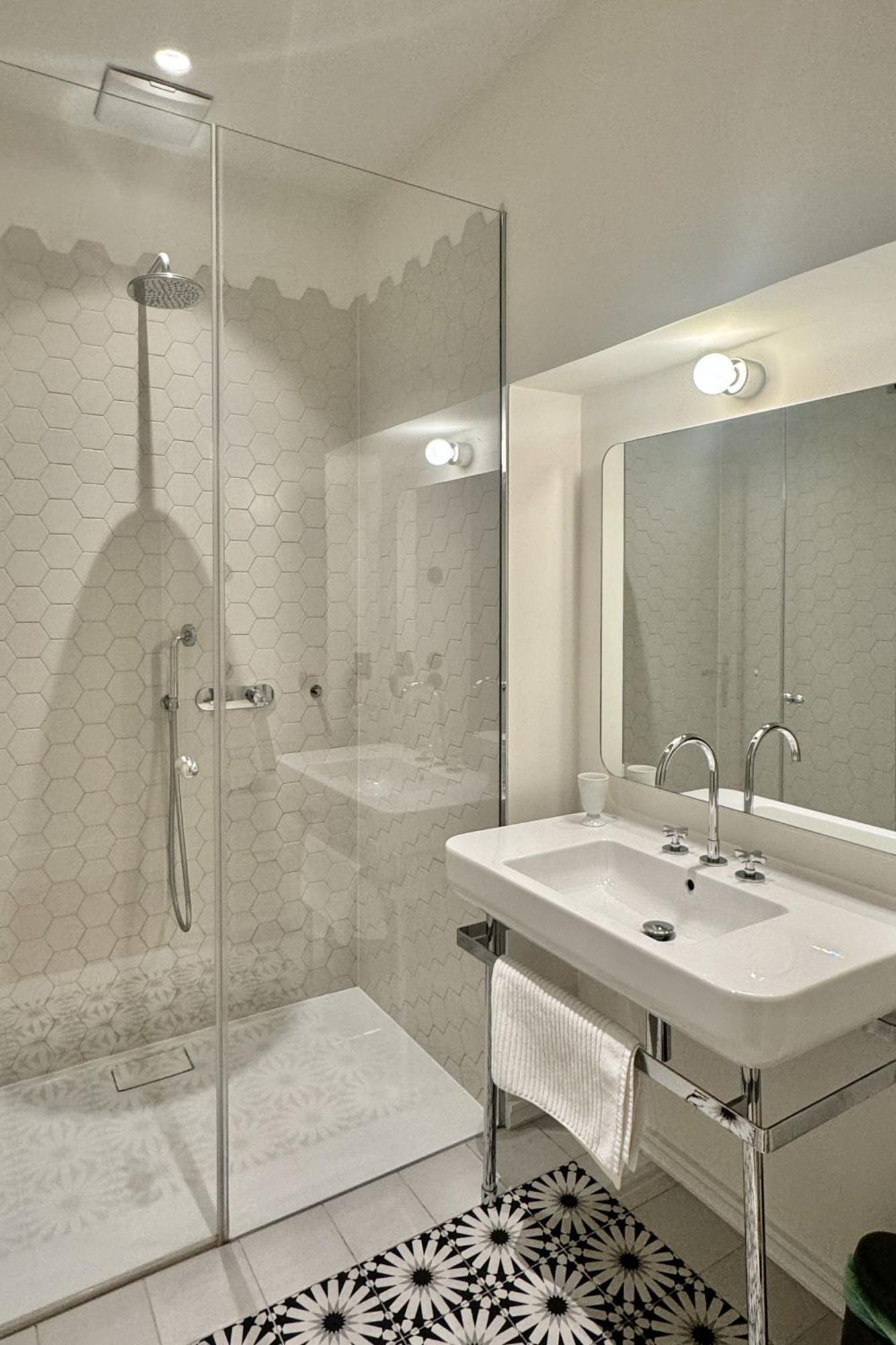 Stunning Apartment In City Center Bécs Kültér fotó